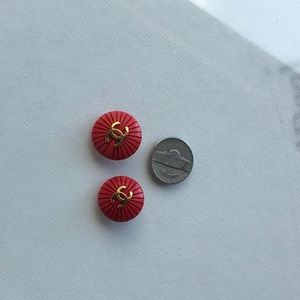 2 Chanel buttons